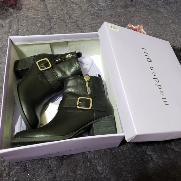 Boots - Picture 1 of 5